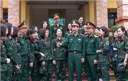 Đoàn cán bộ, học viên Học viện Chính trị tham quan, học tập thực tế tại Lữ đoàn 382